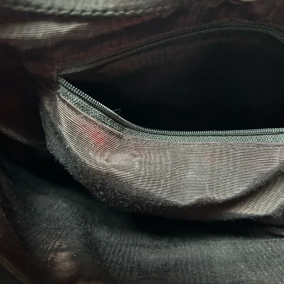 Leatherneck USA Black & Red Animal Print Calf Hair Shoulder Bag Approx. 12 x 11 - Picture 4 of 15